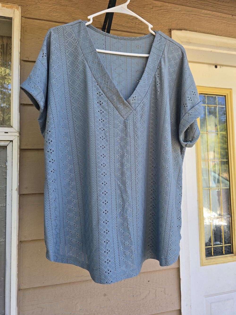 NWOT Sage Eyelet V-Neck Women's Top - XXL